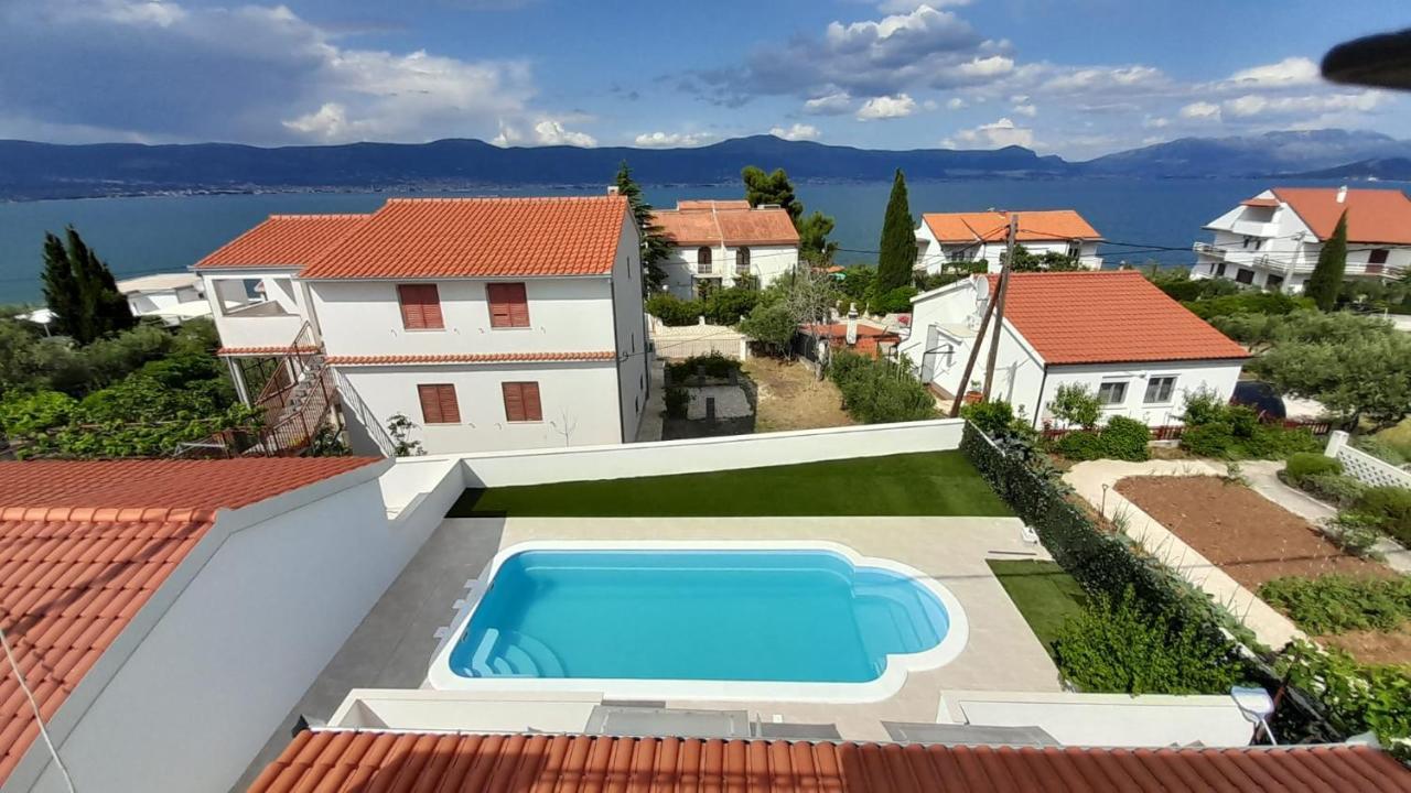 Apartments Mihovilovic - 50 M From Beach Slatine Exterior foto