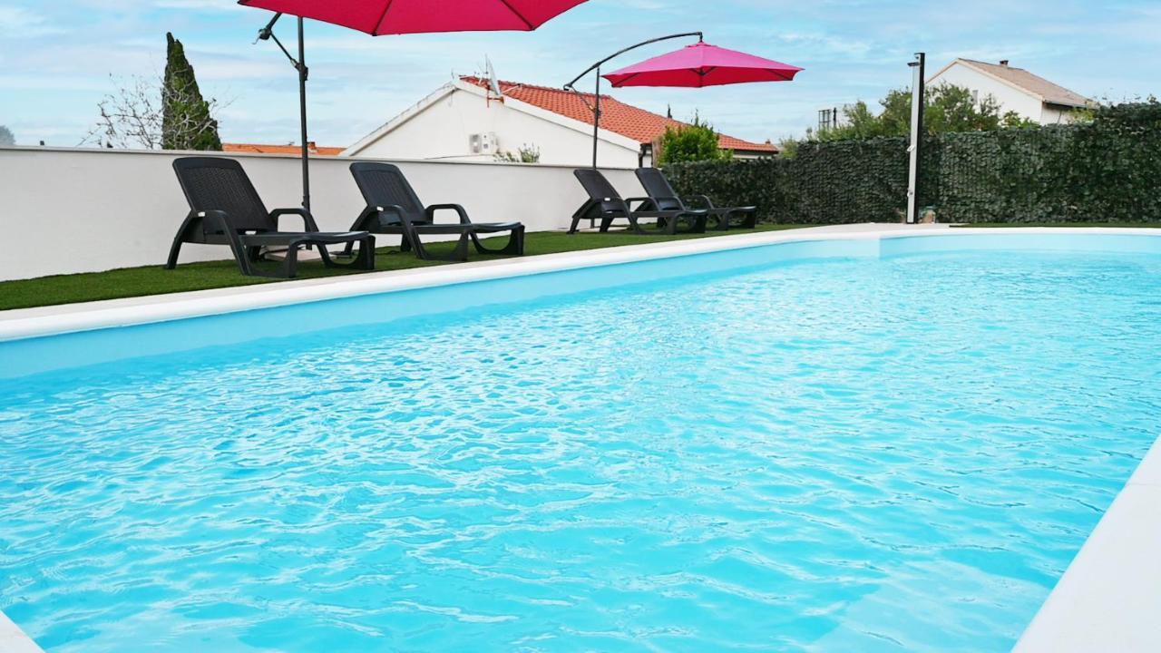 Apartments Mihovilovic - 50 M From Beach Slatine Exterior foto