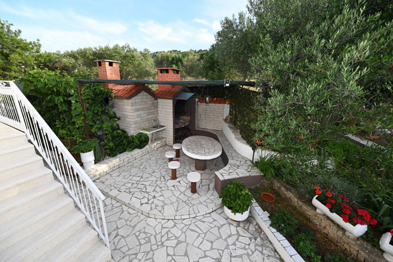 Apartments Mihovilovic - 50 M From Beach Slatine Exterior foto
