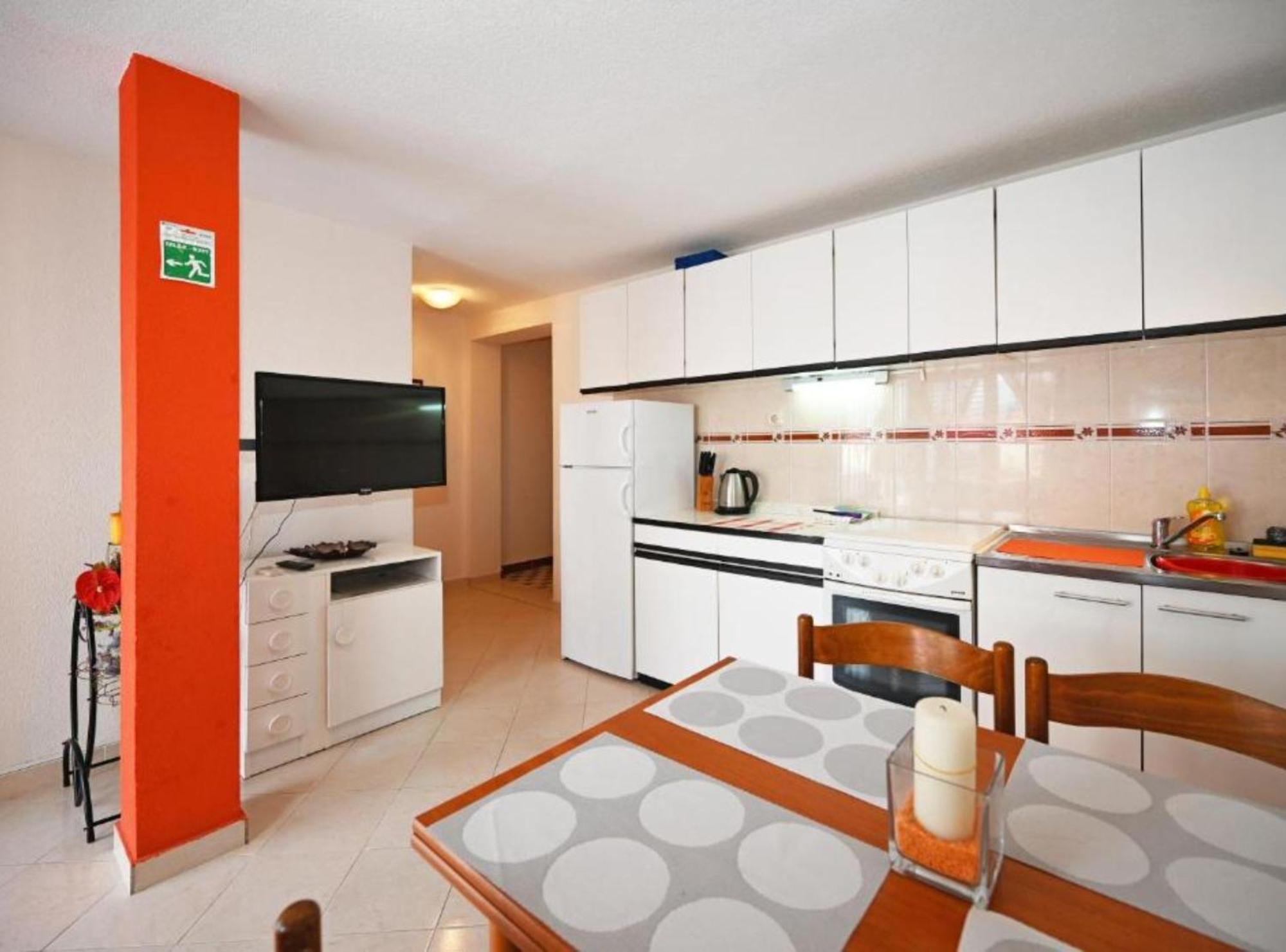 Apartments Mihovilovic - 50 M From Beach Slatine Exterior foto
