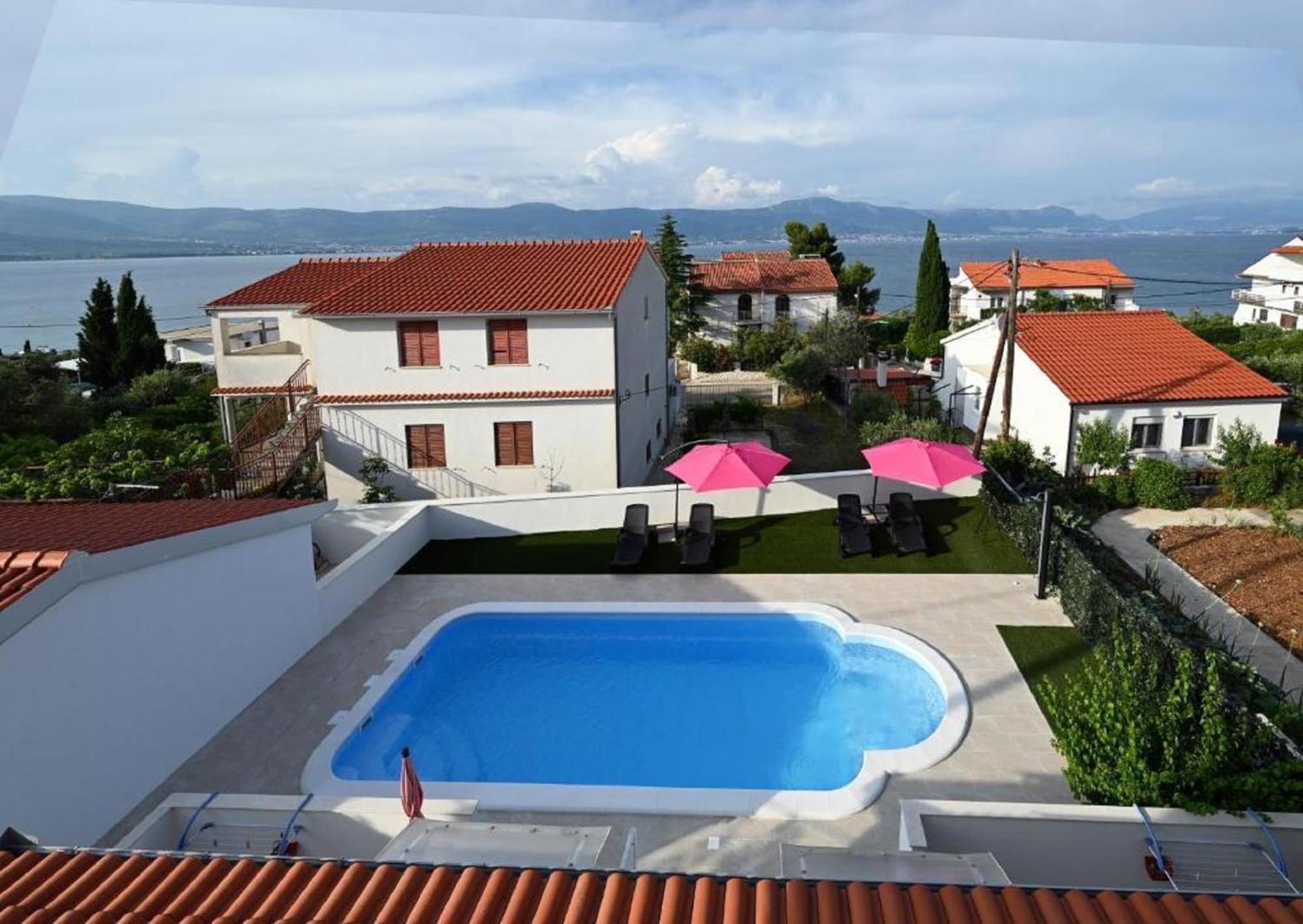 Apartments Mihovilovic - 50 M From Beach Slatine Exterior foto