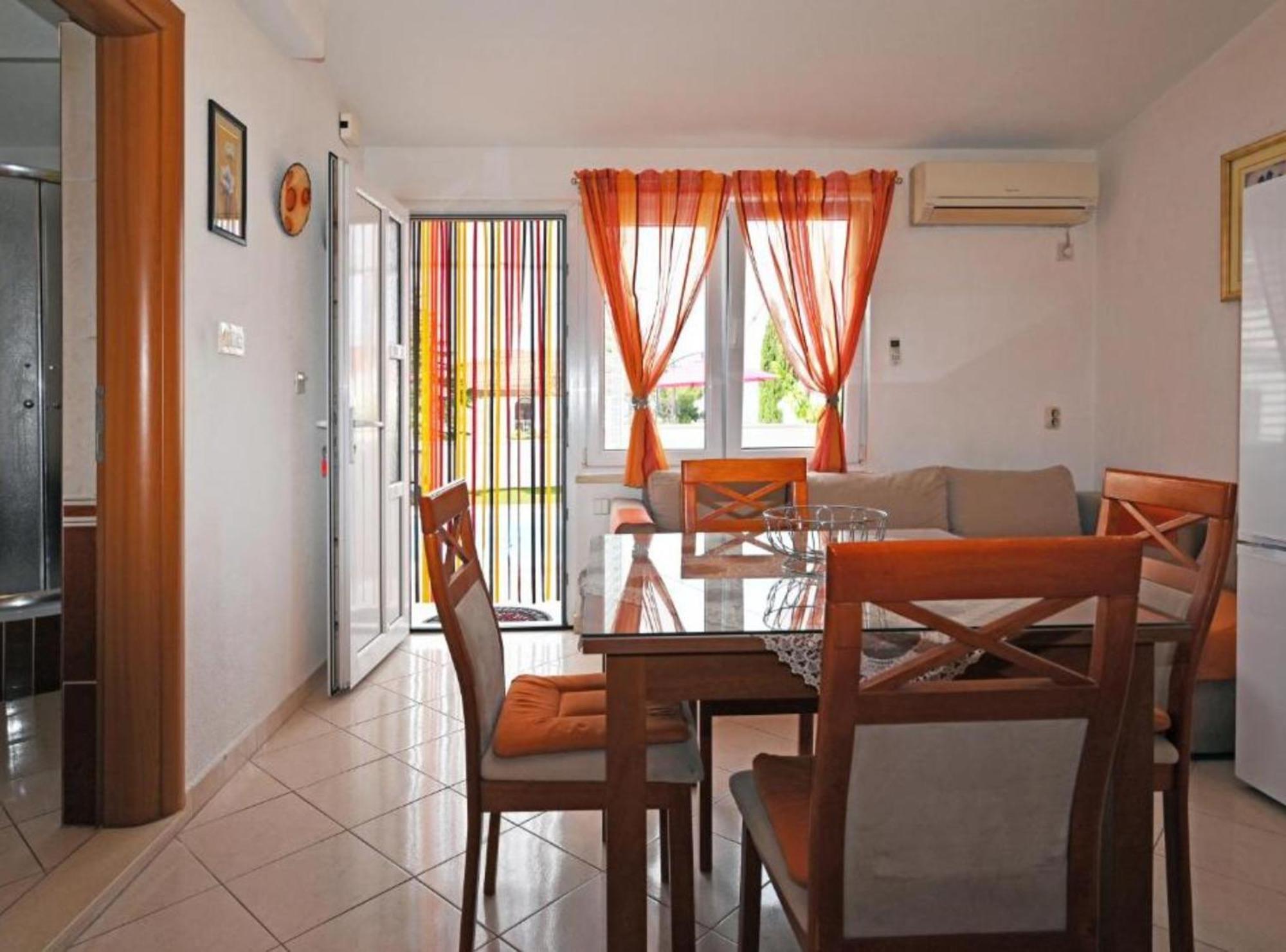 Apartments Mihovilovic - 50 M From Beach Slatine Exterior foto