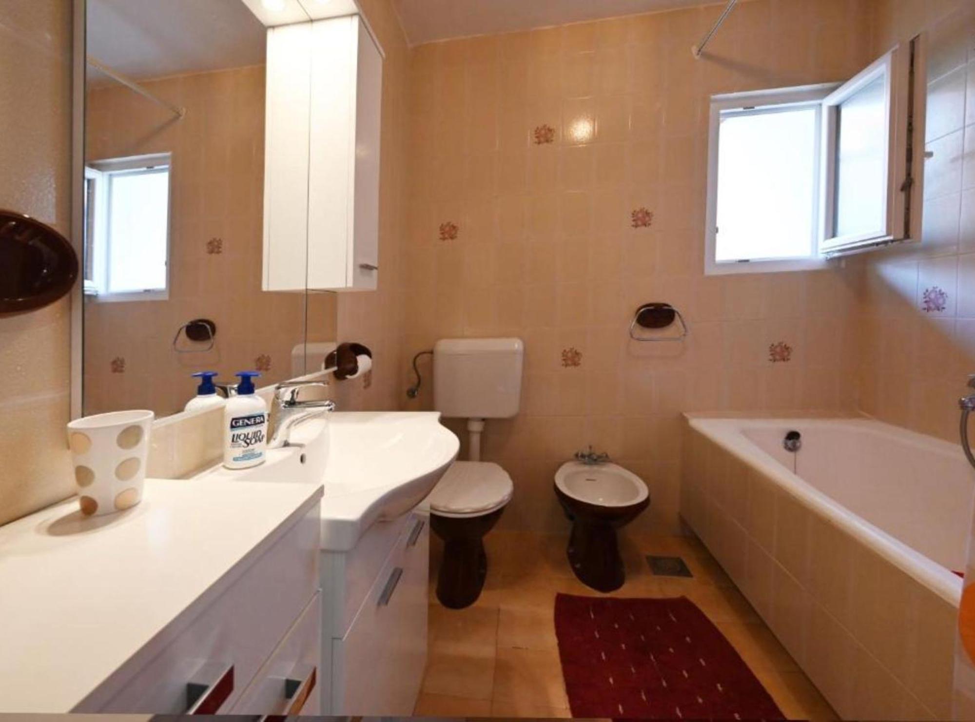 Apartments Mihovilovic - 50 M From Beach Slatine Exterior foto