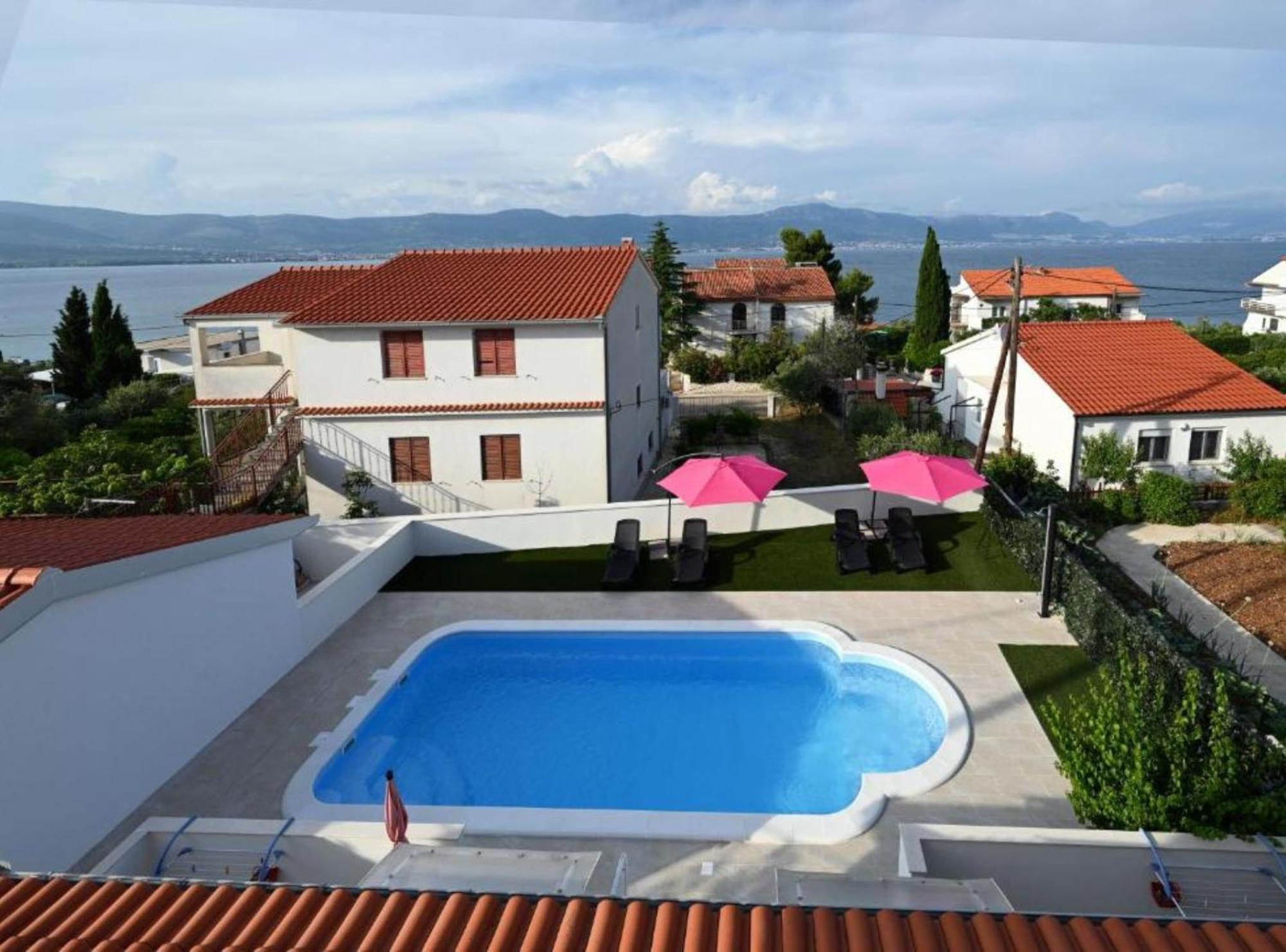 Apartments Mihovilovic - 50 M From Beach Slatine Exterior foto