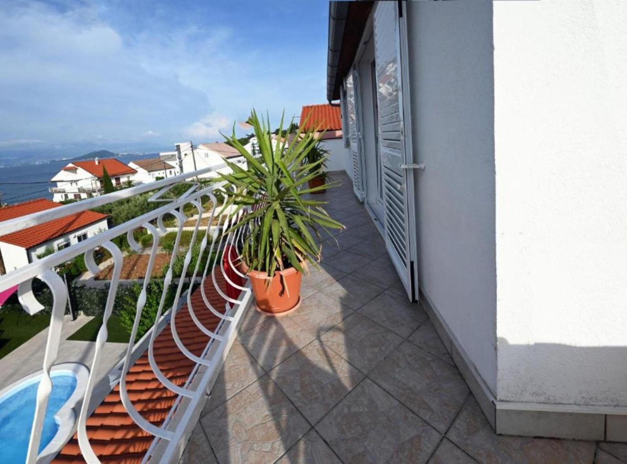 Apartments Mihovilovic - 50 M From Beach Slatine Exterior foto
