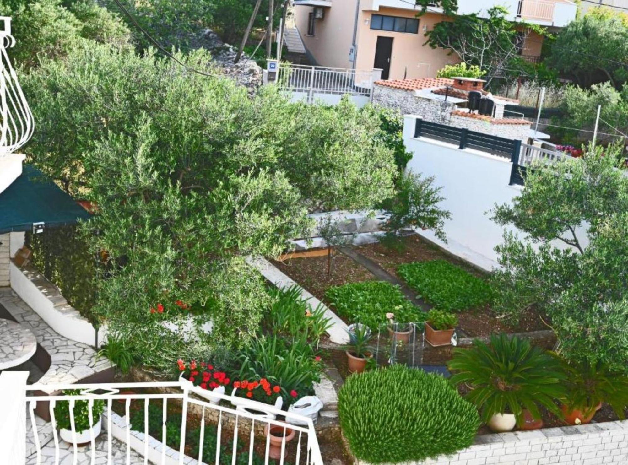 Apartments Mihovilovic - 50 M From Beach Slatine Exterior foto